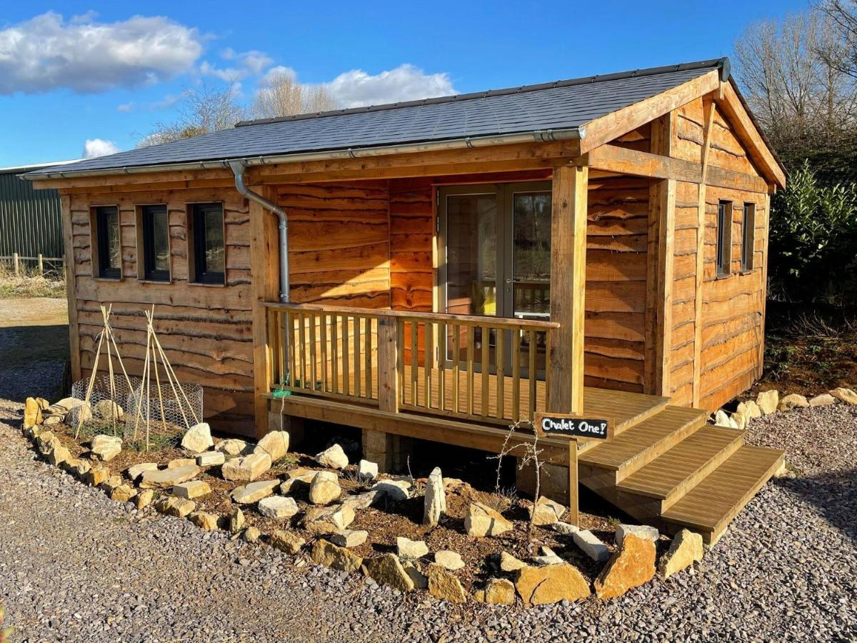 The Holford Arms Chalets And Glamping Hotell Didmarton Exteriör bild