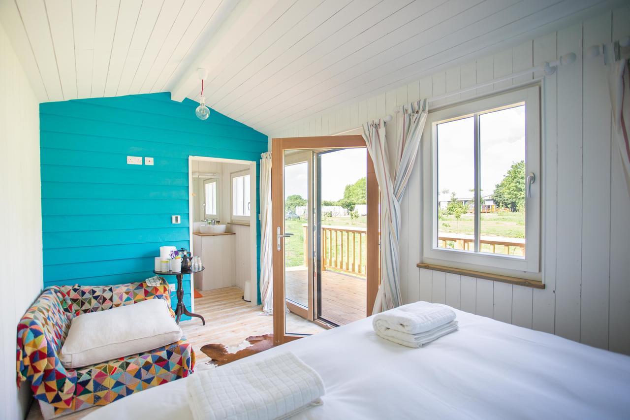 The Holford Arms Chalets And Glamping Hotell Didmarton Exteriör bild